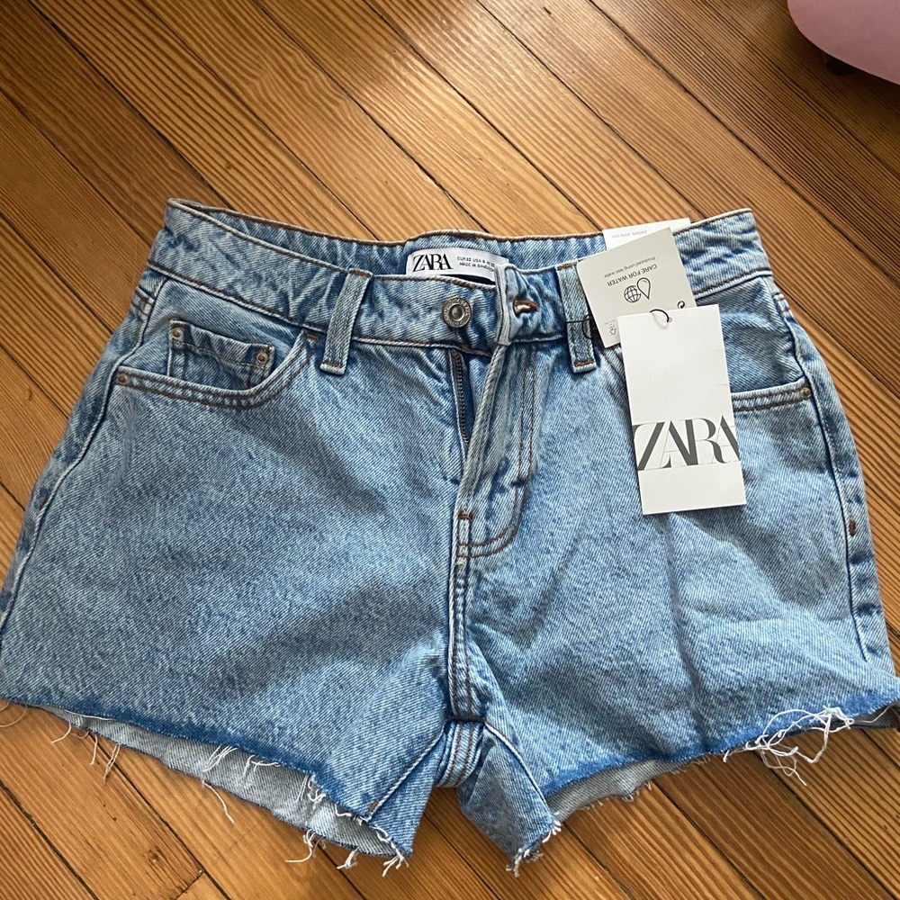 Zara mid rise short new with tags